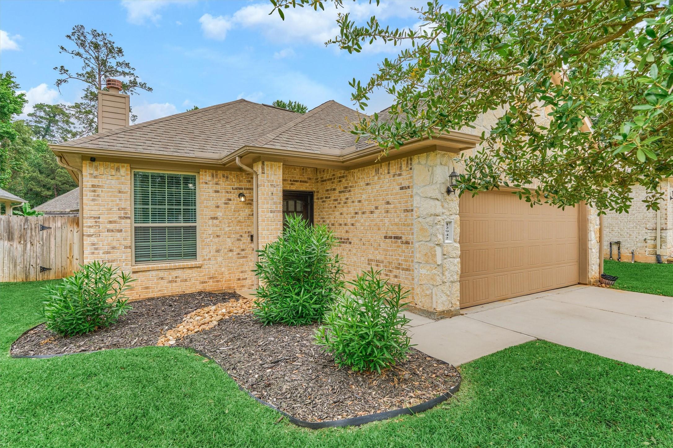 Image 2: Charming 1 story home built in 2019