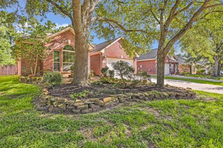 6735 Auburn Oak Trail