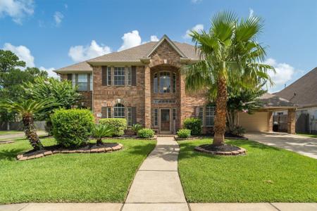 2328 N Lake Front Drive
