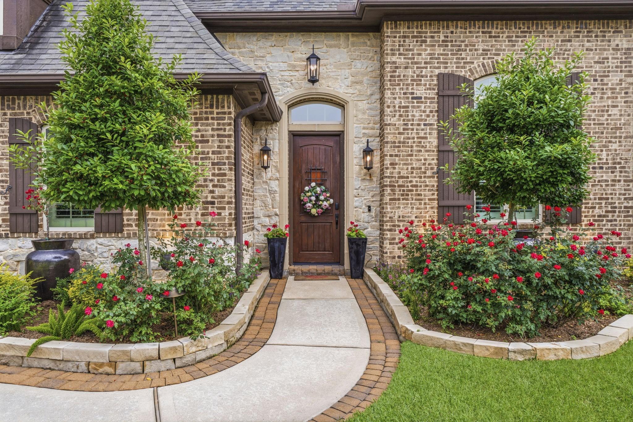 Image 4: From the moment you arrive, the home&rsquo;s impeccable
