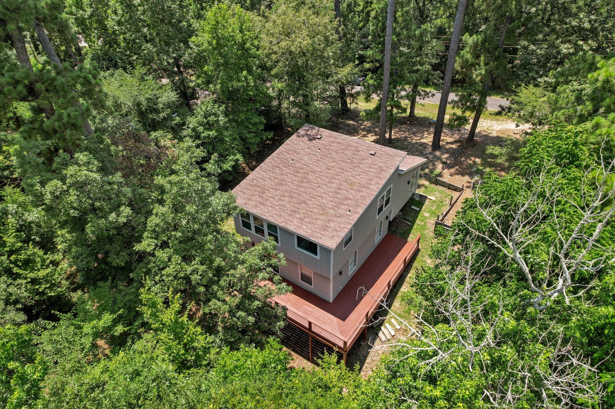 Image 4: Lake Treehouse in the forest.  Wonderful brand new