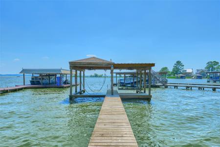 234 Lakeside Drive