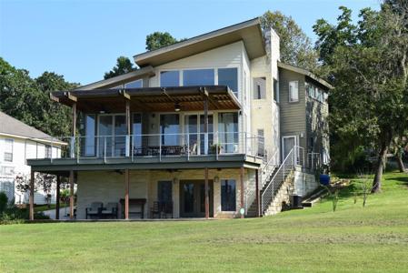 68 Edgewater Way