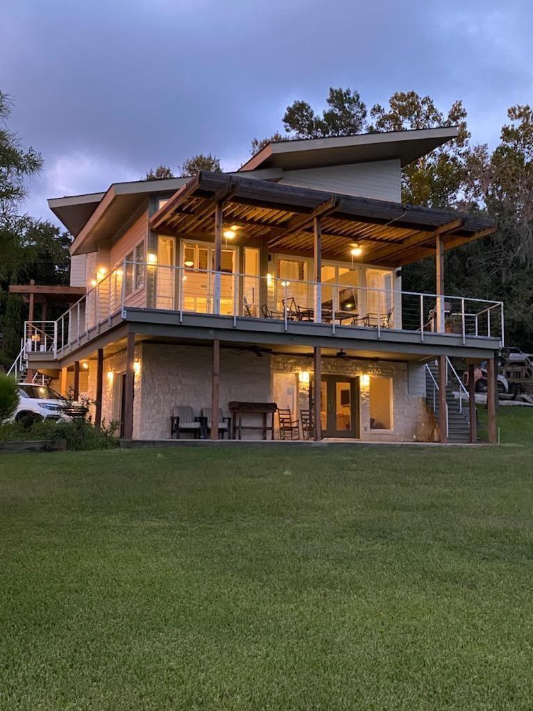 Image 2: PROPERTY IN THE EVENING WITH BEAUTIFUL LIGHTING