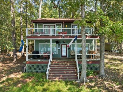 565 Sherwood Forest Drive N