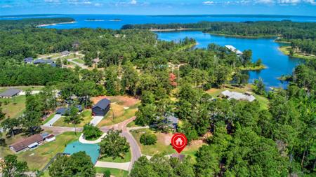 240 Parkside Loop