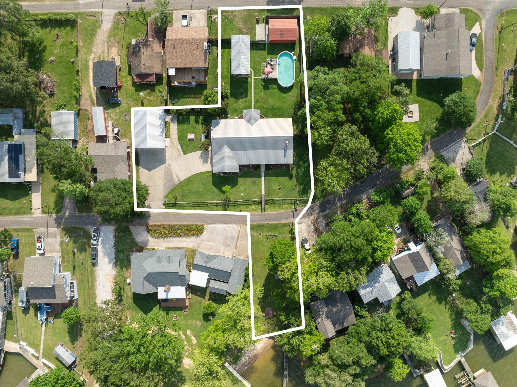 Image 4: 6.5 lots with everything you need to relax and hav