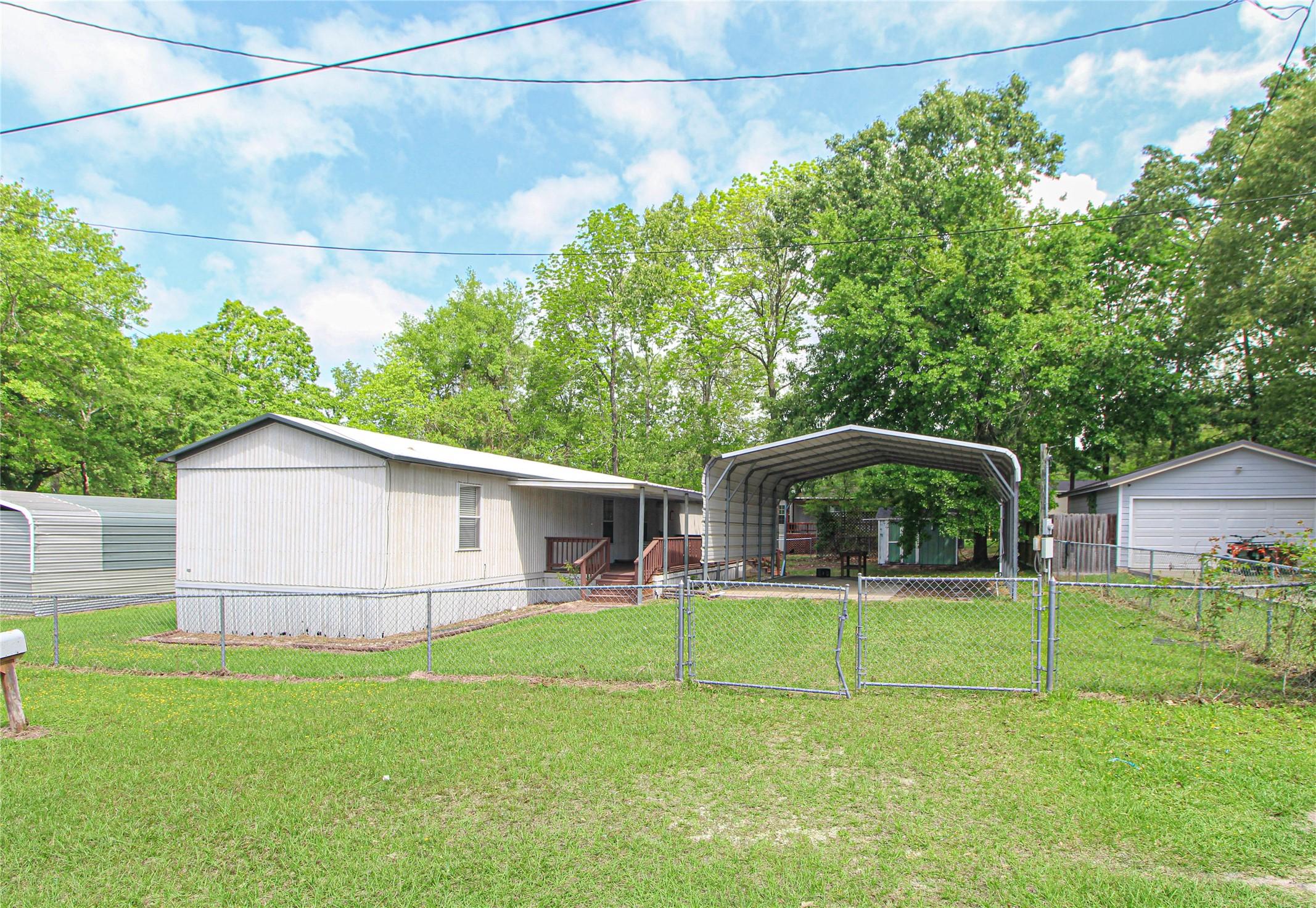 Image 3: Welcome home! Perfect for full-time living or a va