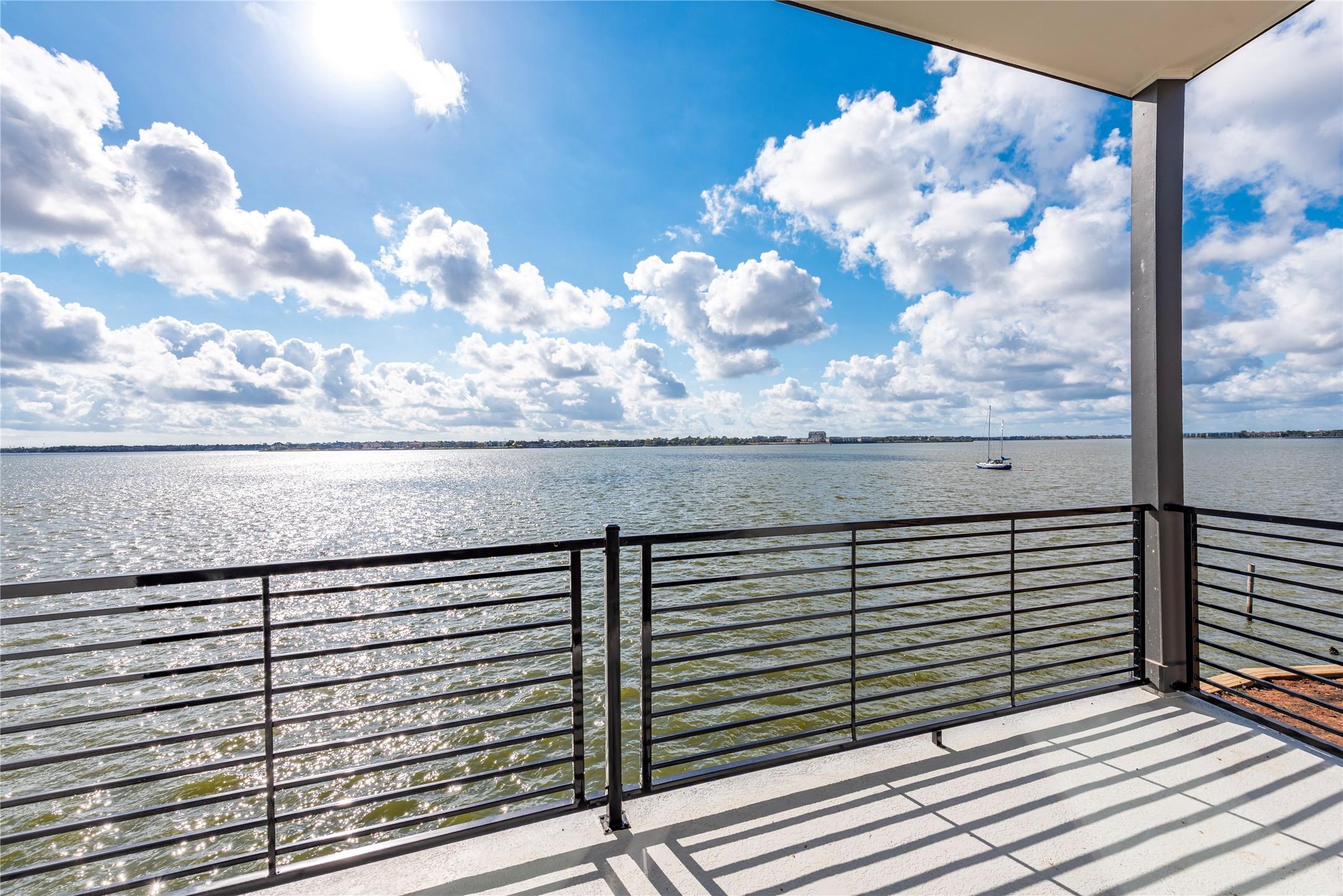 Image 3: 1st story balcony