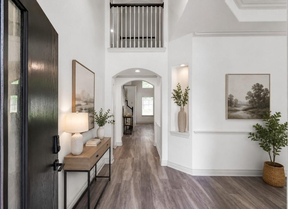 Image 2: Entry Virtually staged
