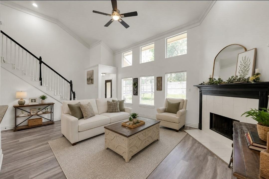 Image 3: Livingroom Virtually staged