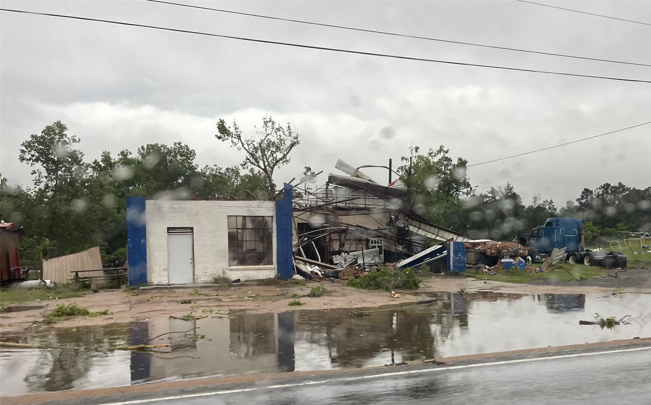 Image 3: Hit by the storm