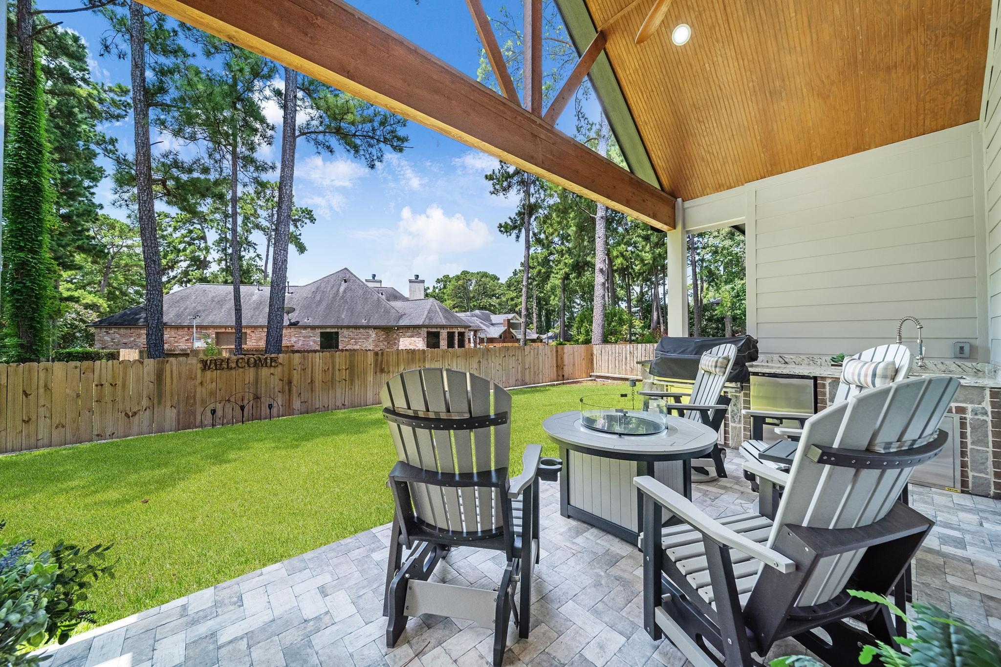Image 2: The detail on this patio space is stunning from th