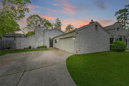 19523 Gamble Oak Drive
