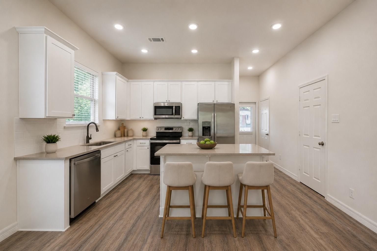 Image 4: Experience modern elegance with stunning quartz co