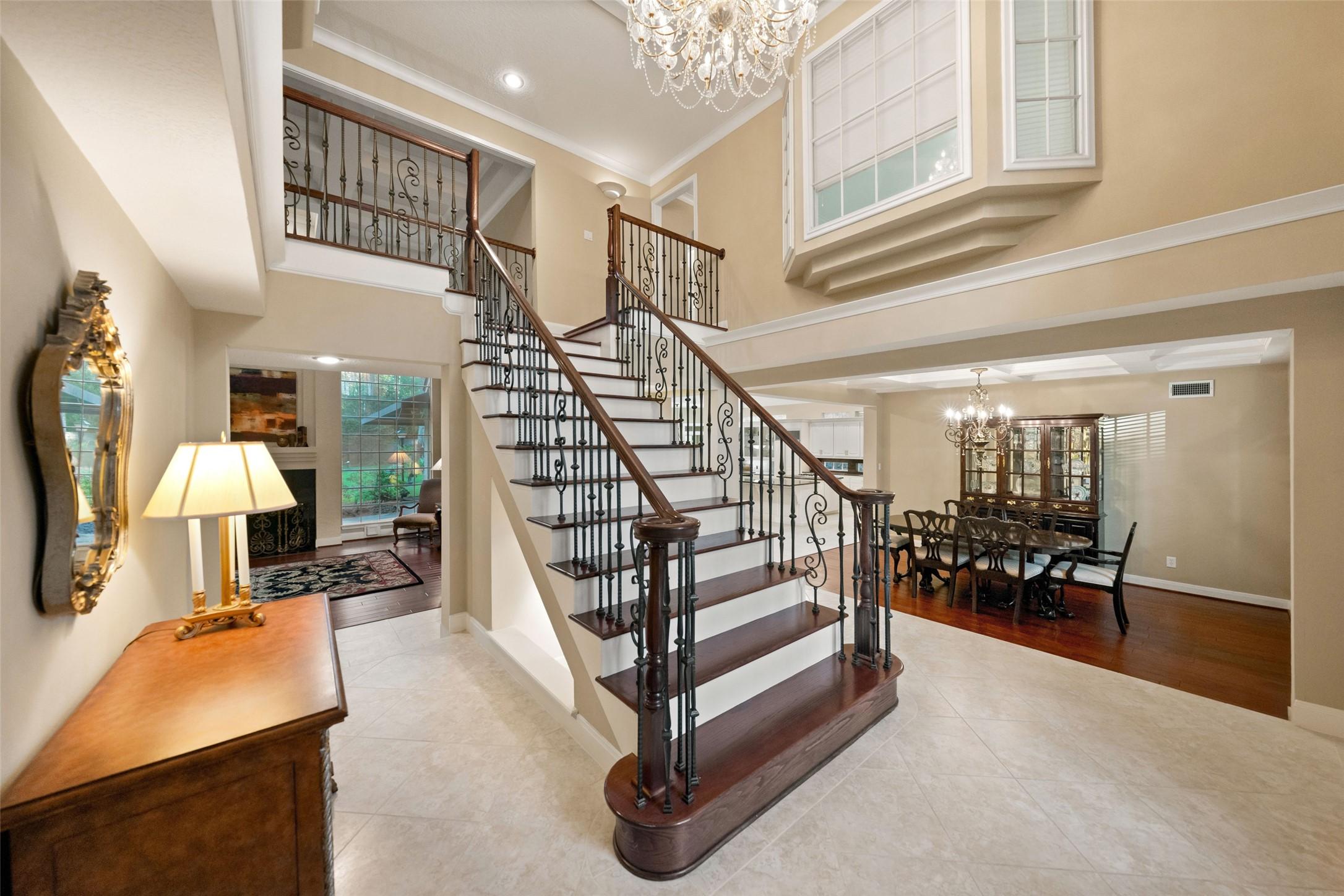 Image 3: Notice the distinct art niche under the stairs tha