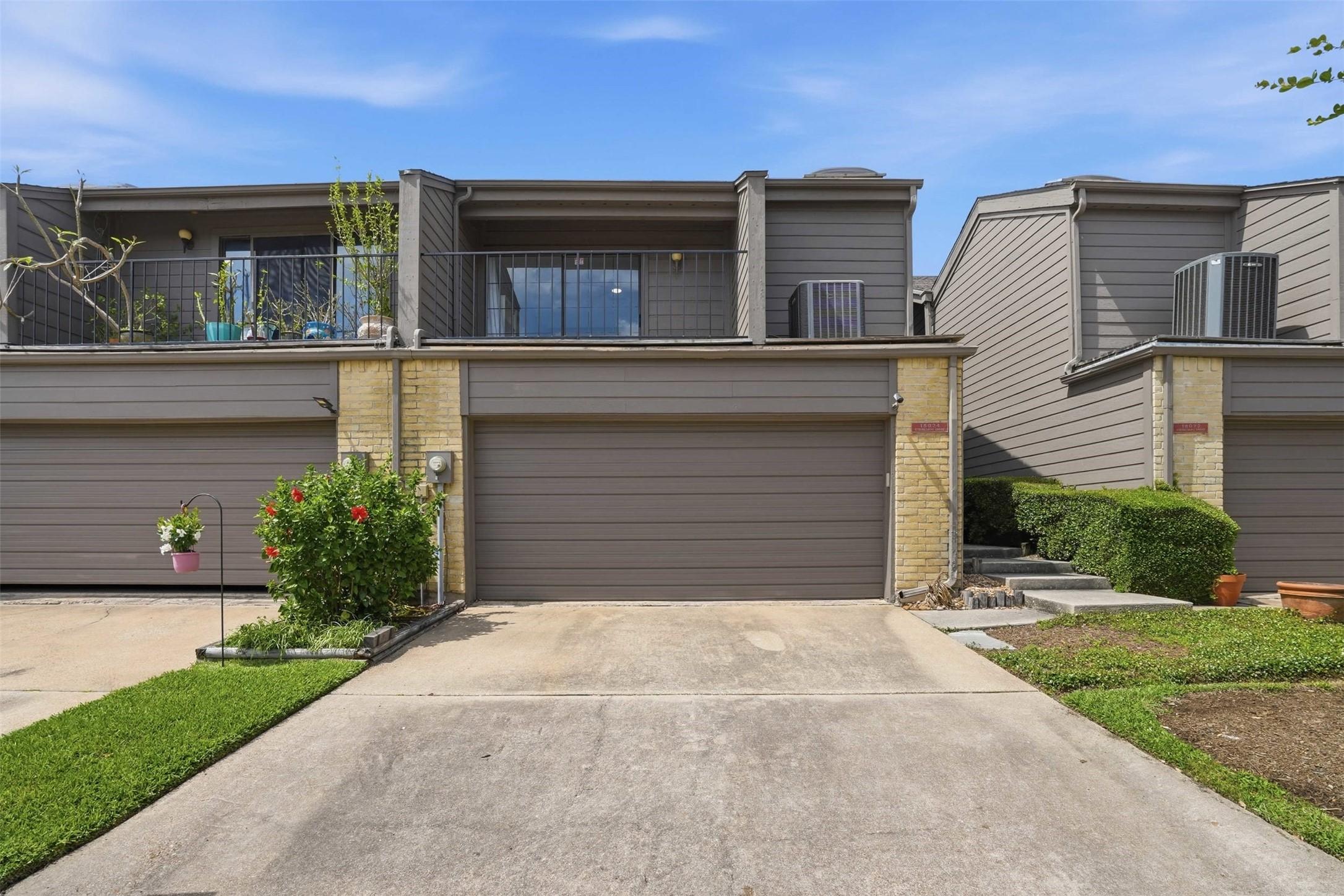 Image 2: Welcome to 18024 Starboard a beautiful townhouse j