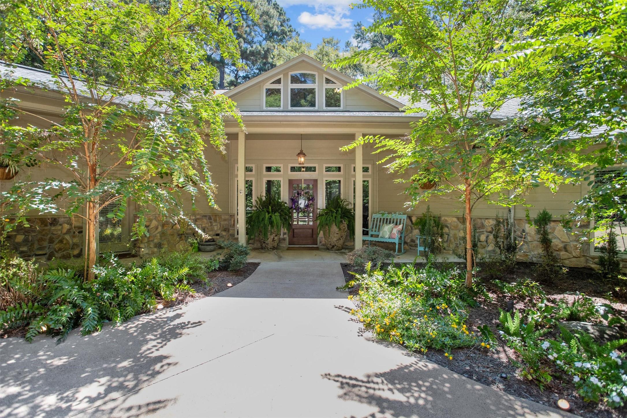 Image 3: FRONT DOOR/ PORCH