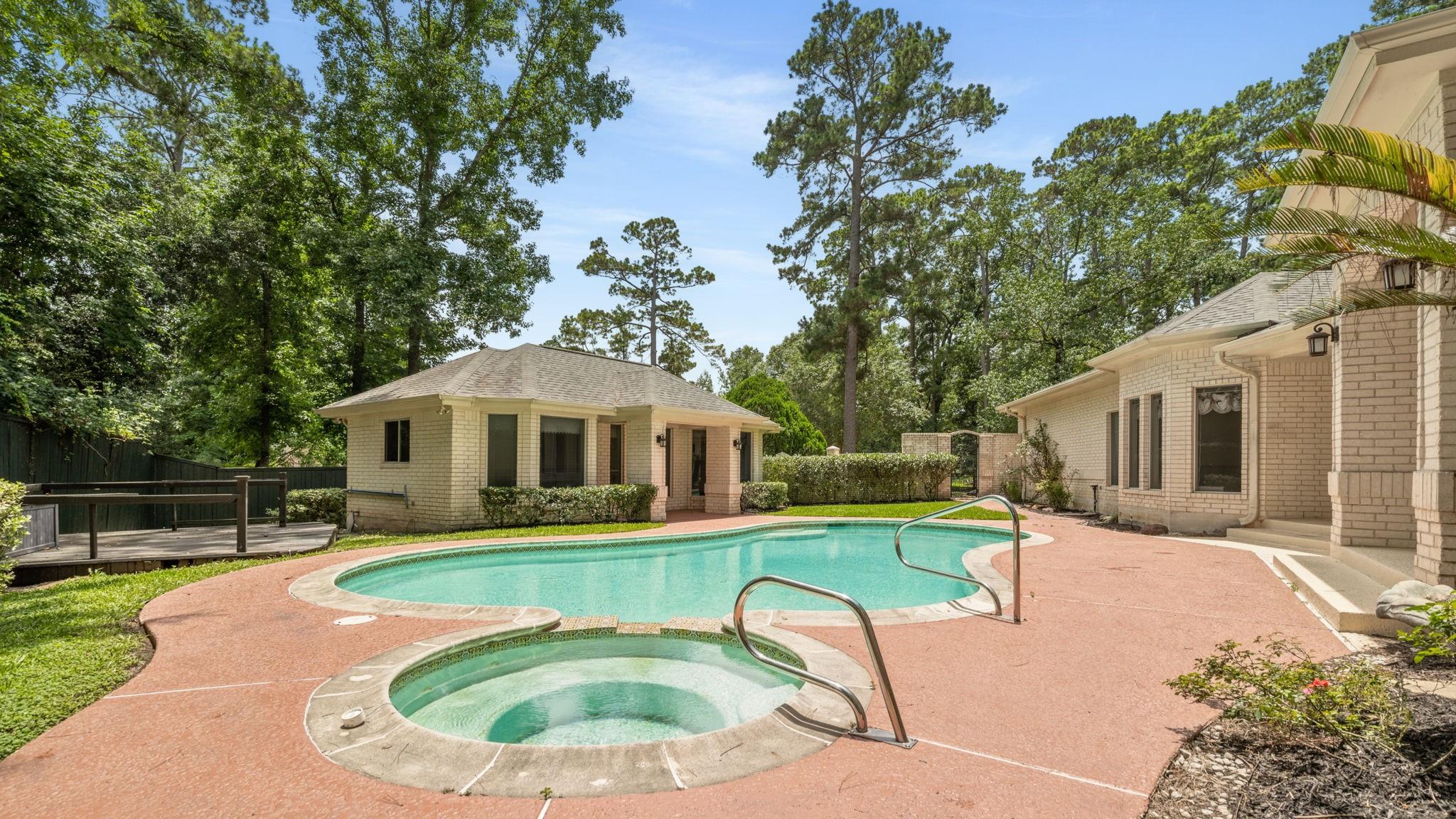 Image 1: 3514-3510 Cypress Point Circle. Secluded Main Hous