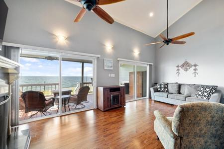 325 Carolcrest Lane