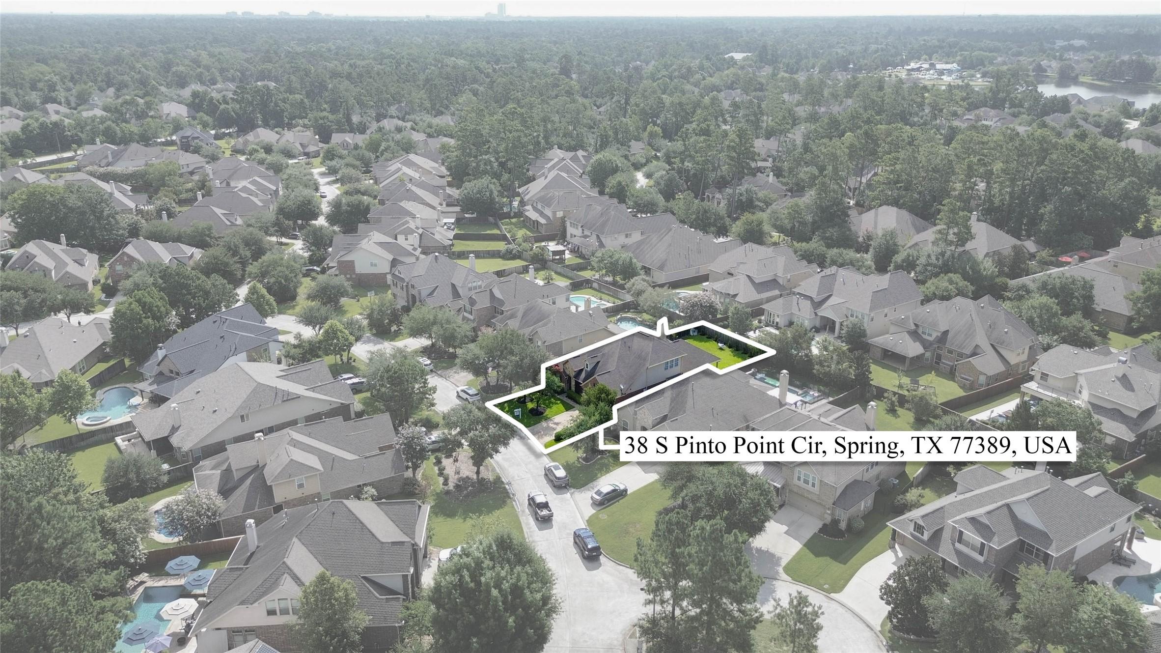 Image 2: Short distance to Tupelo Park.