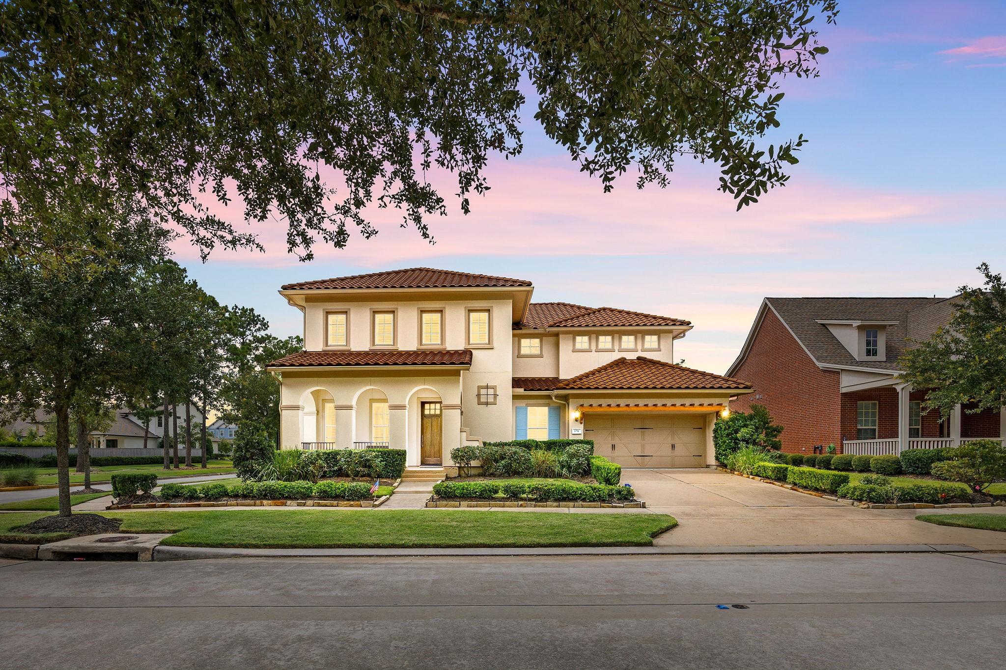 Image 3: Exterior View