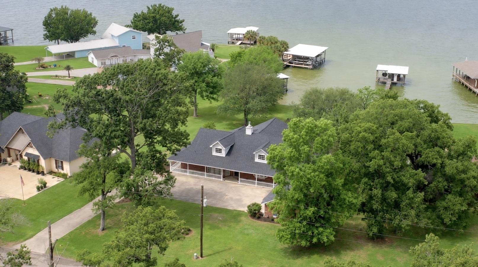 Image 1: Welcome to 322 Buffalo Ct!