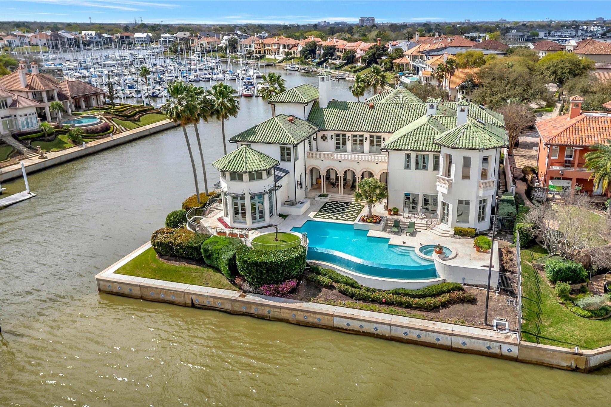 Image 3: Located at the channel to Waterford Harbor Marina