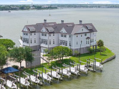 2443 Lakewood Pointe