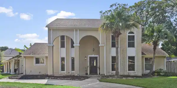 1207 Longledge Drive