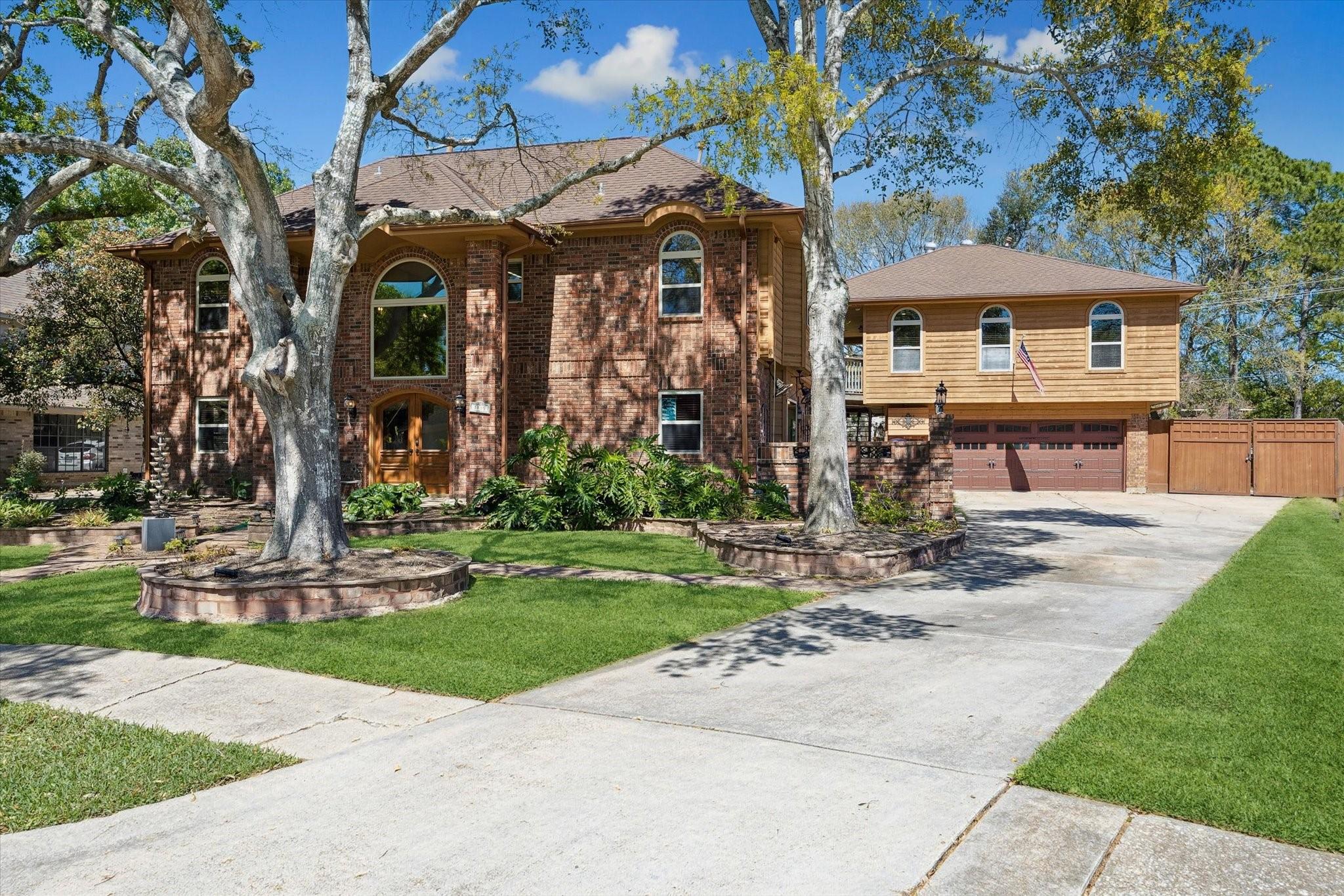 Image 3: Value galore-Garage apartment, unusually large lot