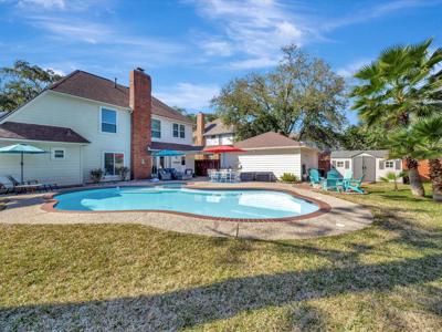714 Crestwood Drive
