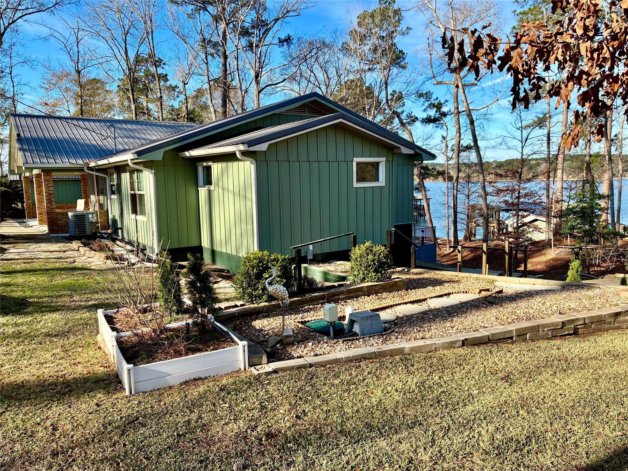 Image 2: Gorgeous lake views from almost anywhere on this p