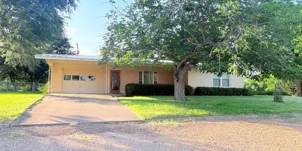 1803 Lantana Ln