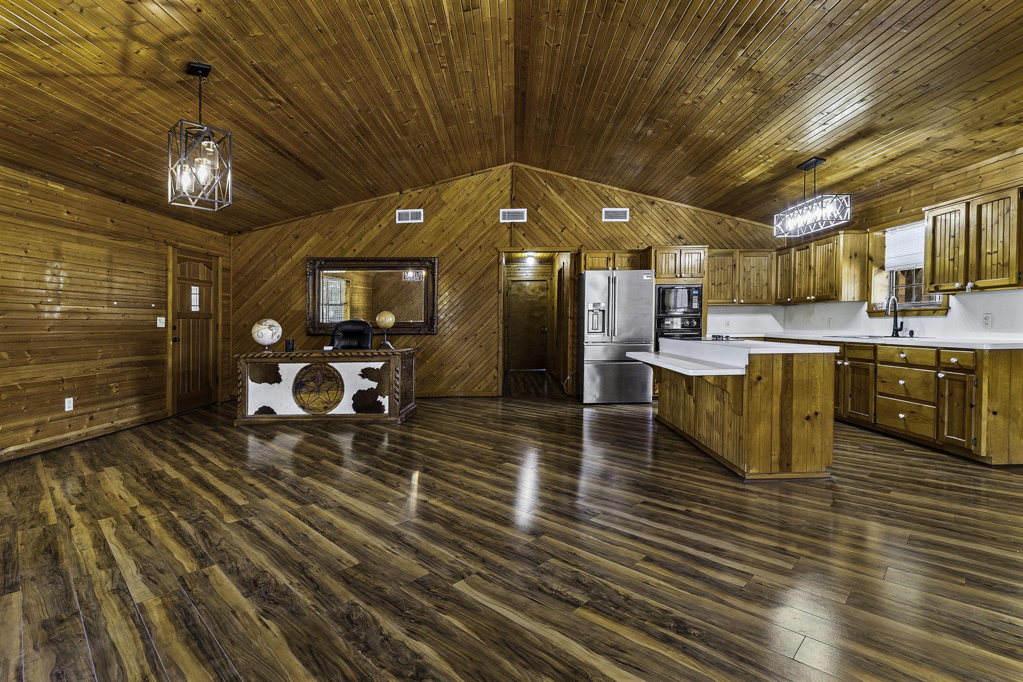 Image 4: Open concept with high ceilings