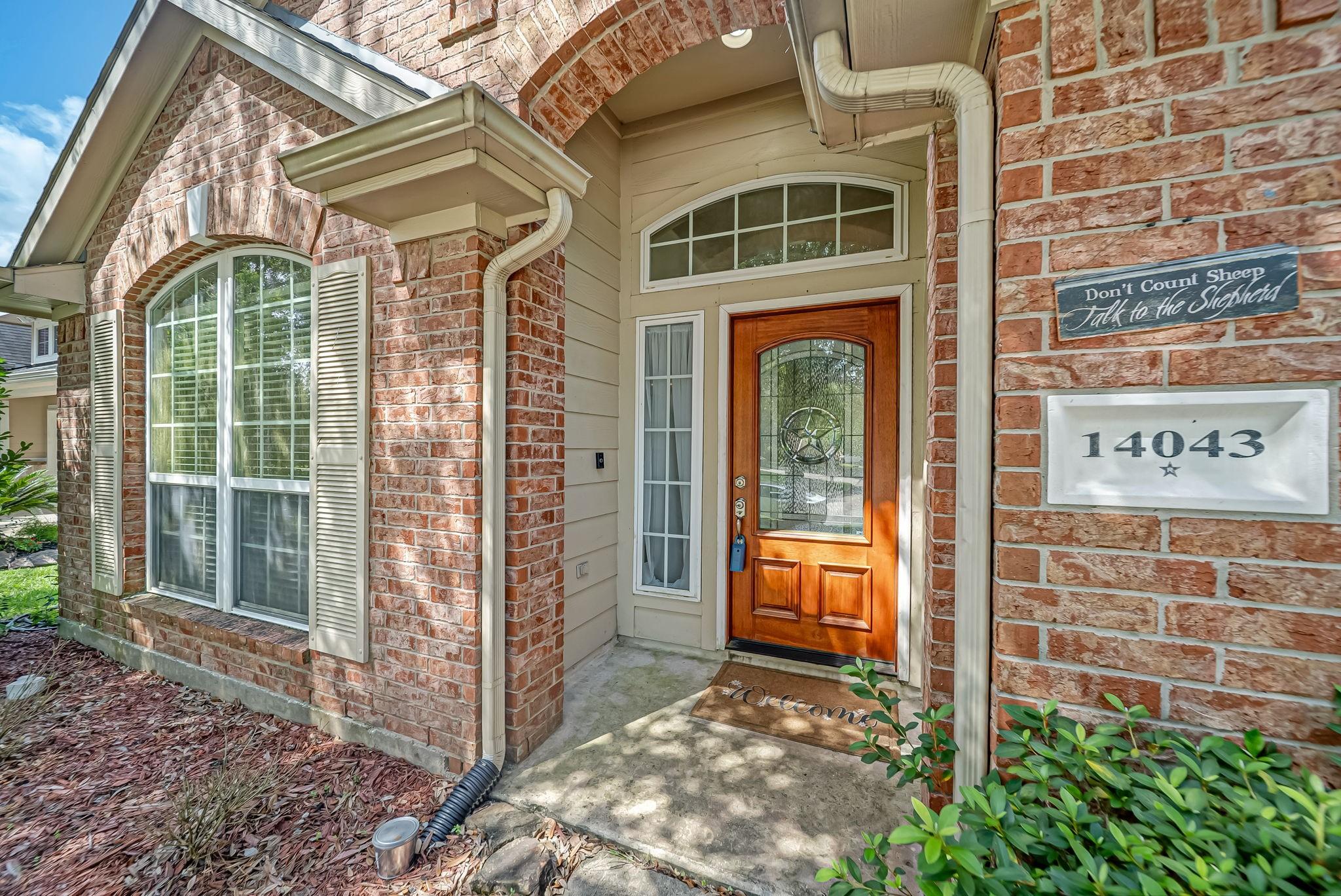 Image 2: Entrance to the front door.