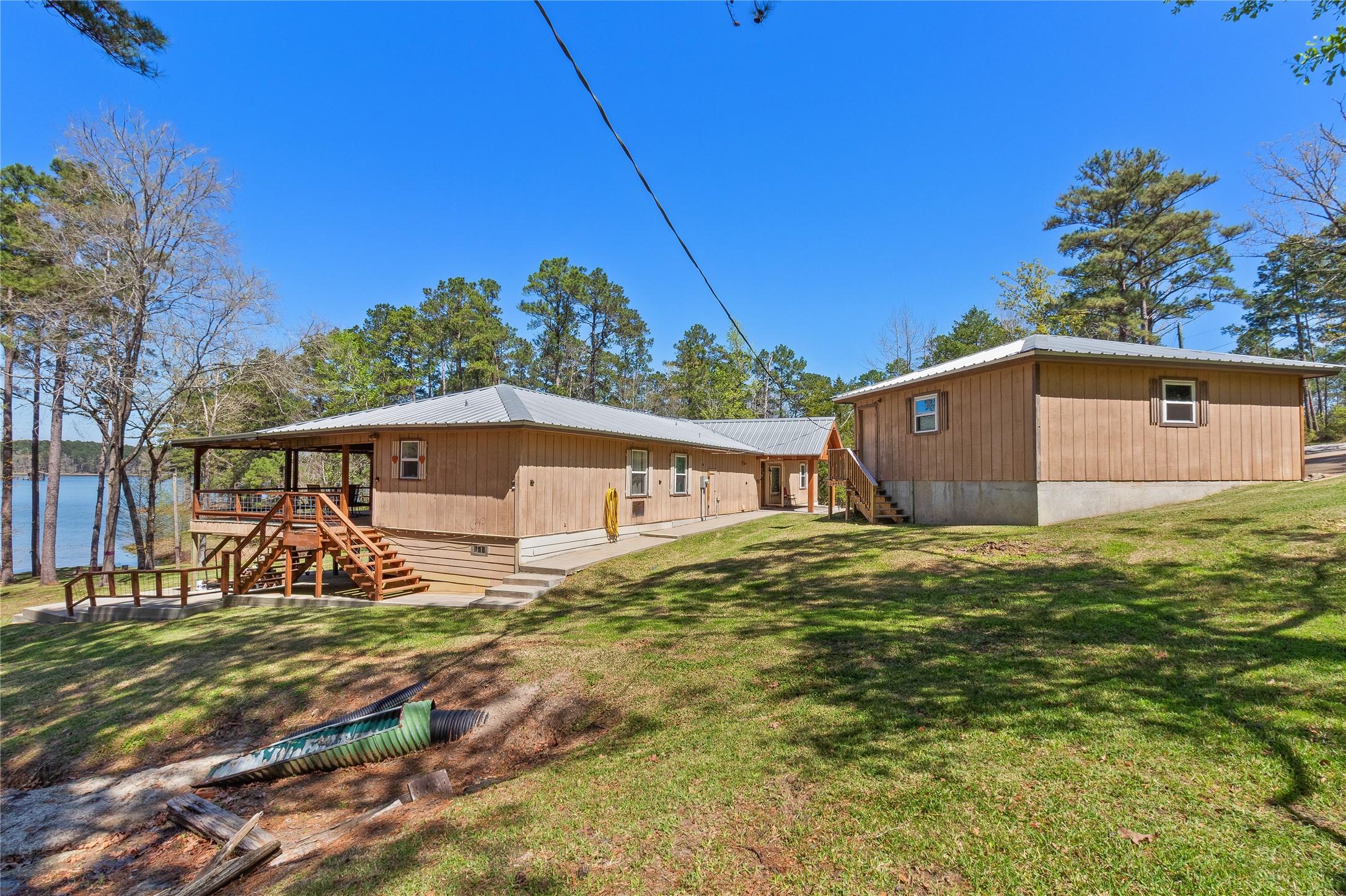 Image 3: LEFT SUDE OF HOME