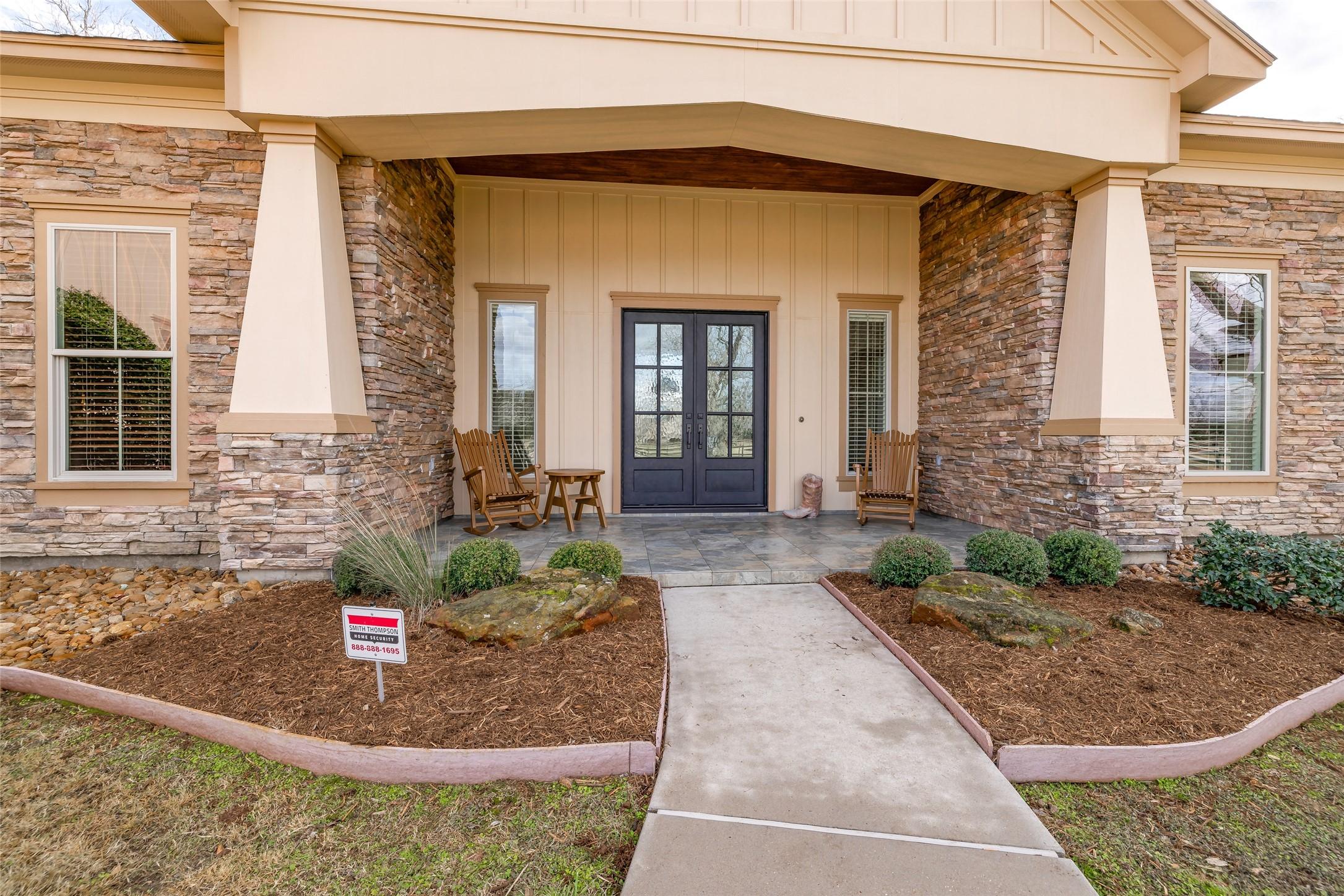 Image 4: Recently fitted gorgeous double wrought iron front