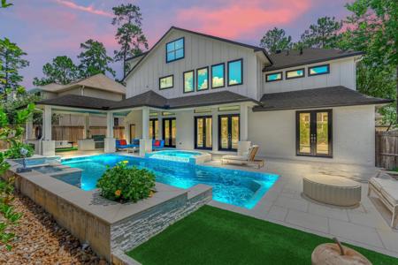 15 Atrium Woods Court