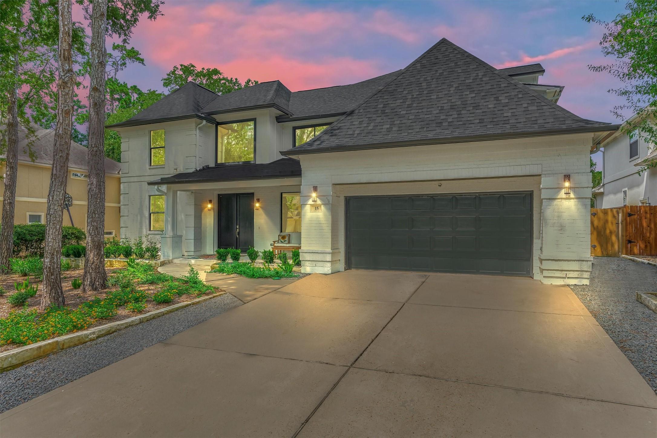 Image 3: Welcome home to the truly breathtaking 15 Atrium W