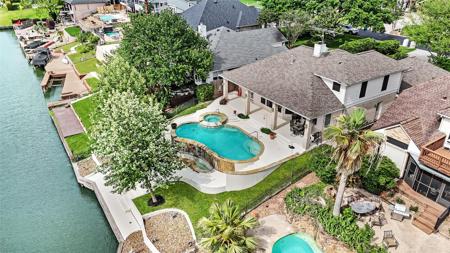 12516 Lake Vista Drive