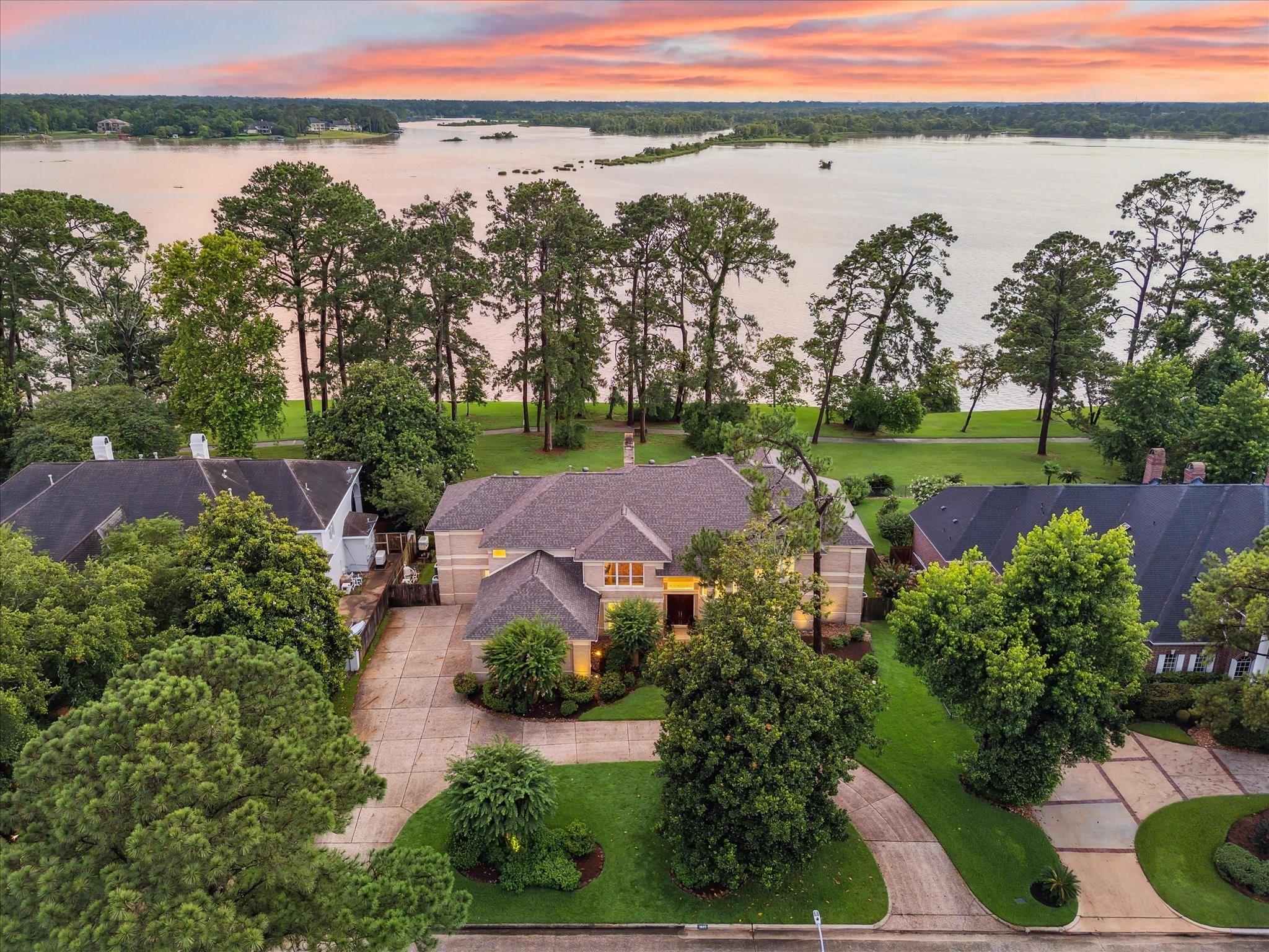 Image 1: Welcome to 1627 Scenic Shore, showcasing expansive