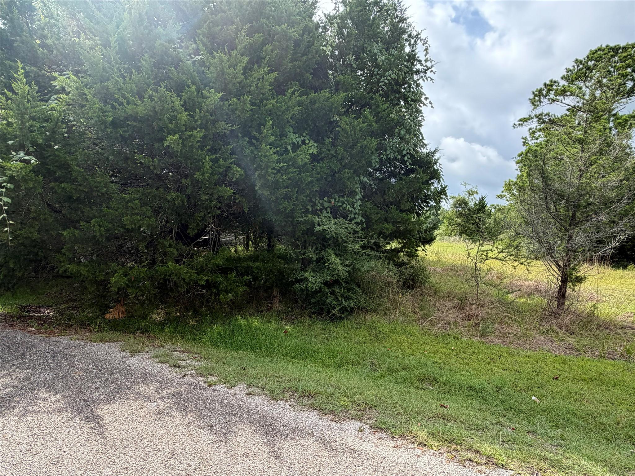 Image 2: 8,507 Sq Ft Lot