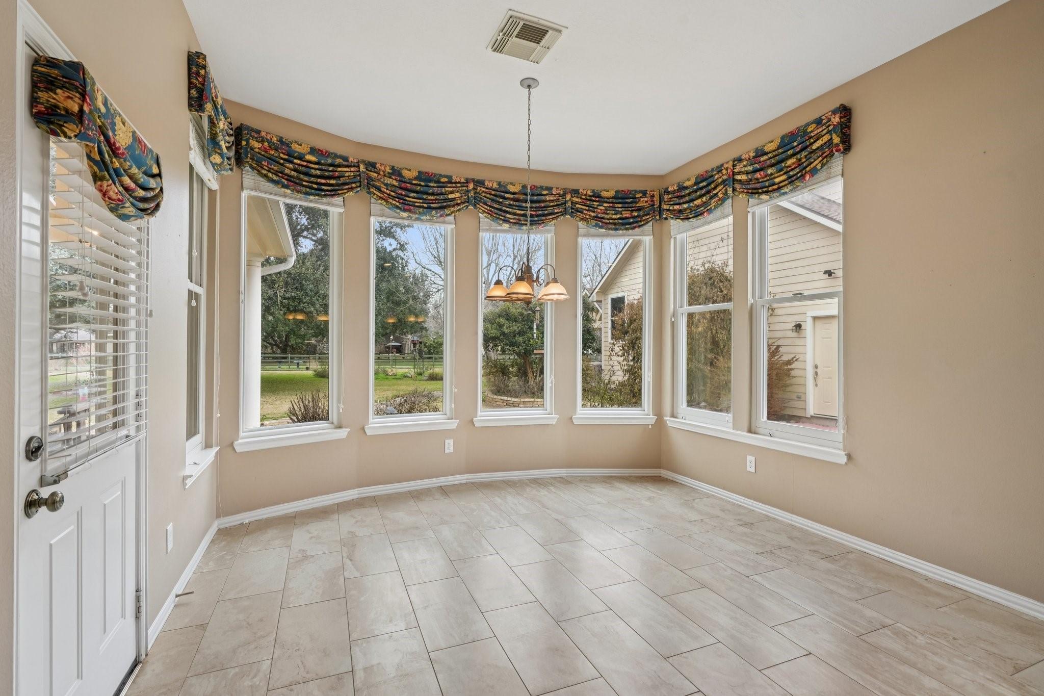 Image 4: Breakfast Nook with access to patio