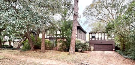 1115 Woodbank Drive