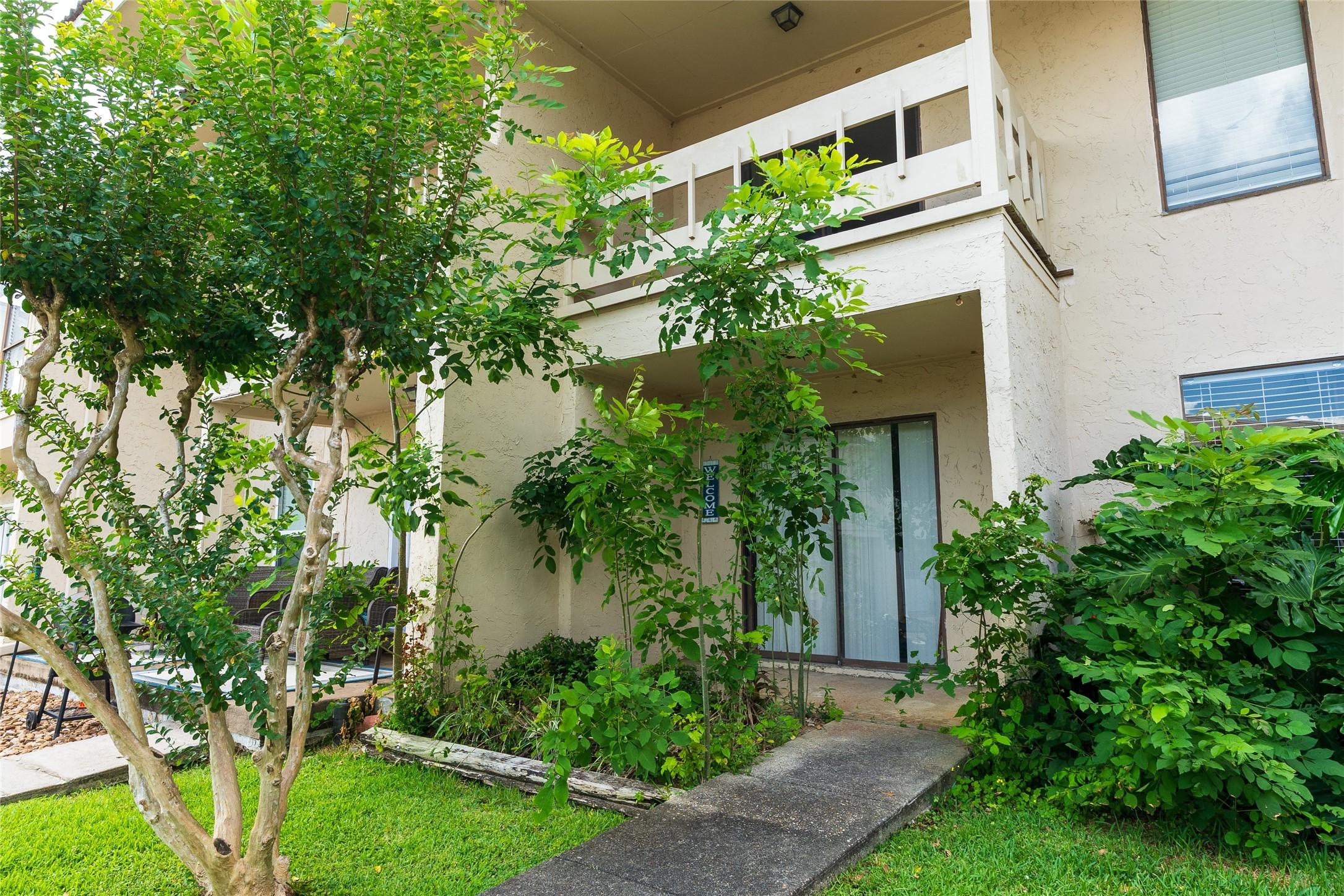 Image 2: upclose front of property