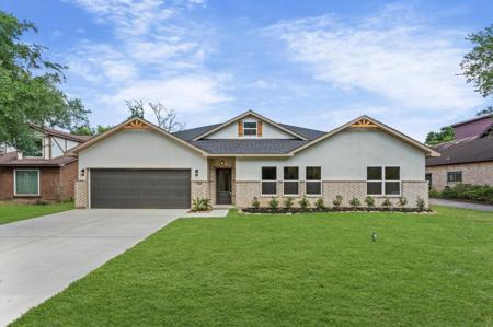 1618 Lake Bluff Drive