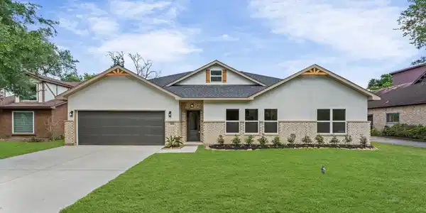 1618 Lake Bluff Drive