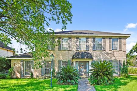 1007 Woodbank Drive