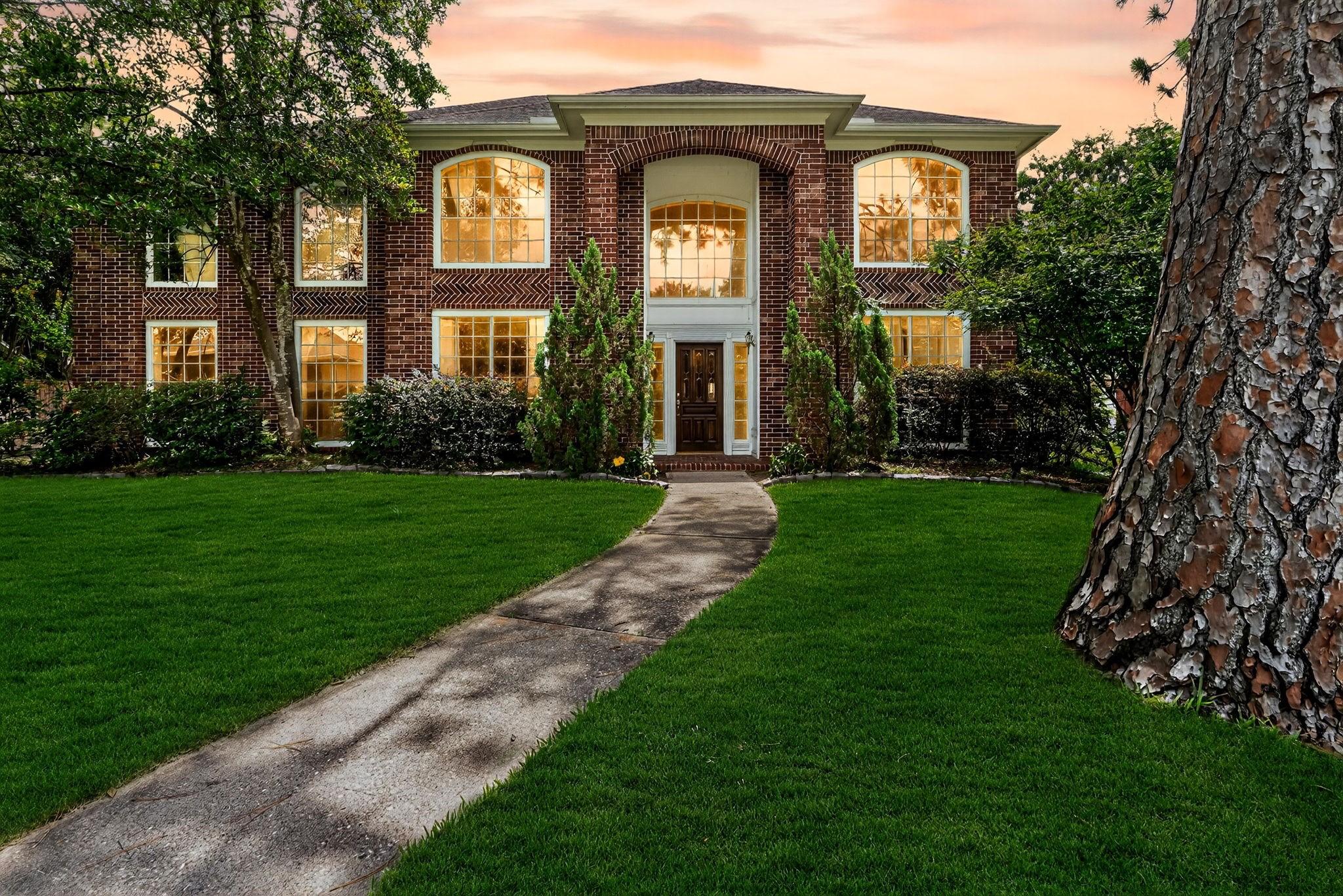 Image 2: This traditional home is ready for you in Kirbywoo